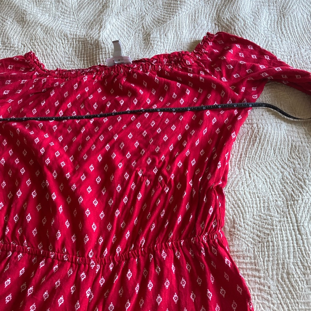 Red Patterned Off-Shoulder Romper - Picture 9 of 9